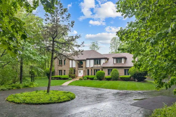 8N258 Brierwood Lane, Elgin, IL 60124
