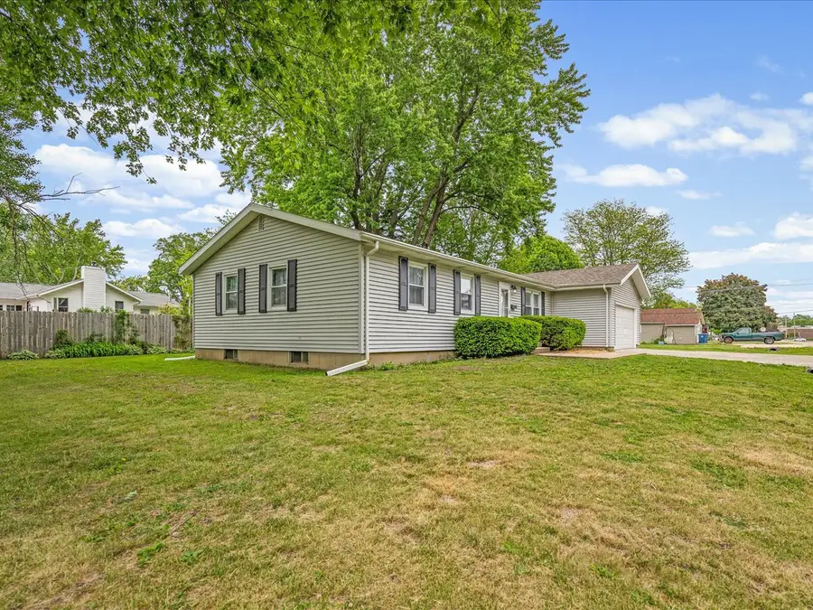 118 W Hawley Street, Amboy, IL 61310 - #3