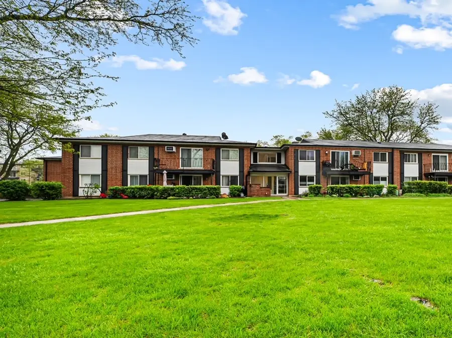2431 E Brandenberry Court #2O, Arlington Heights, IL 60004 - #2