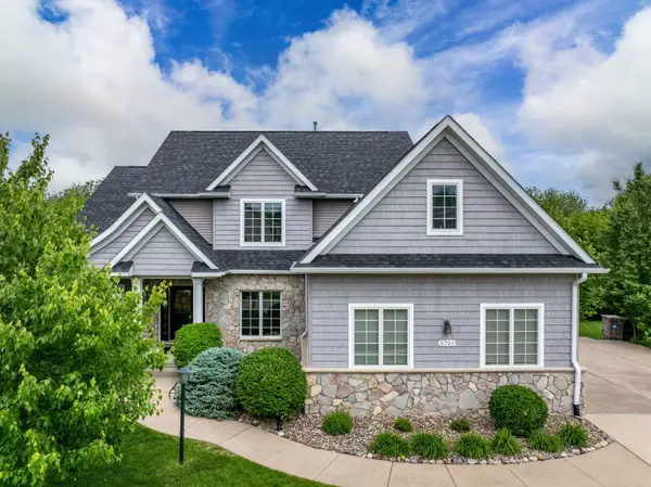 5701 Star View Drive, Bettendorf, IA 52722