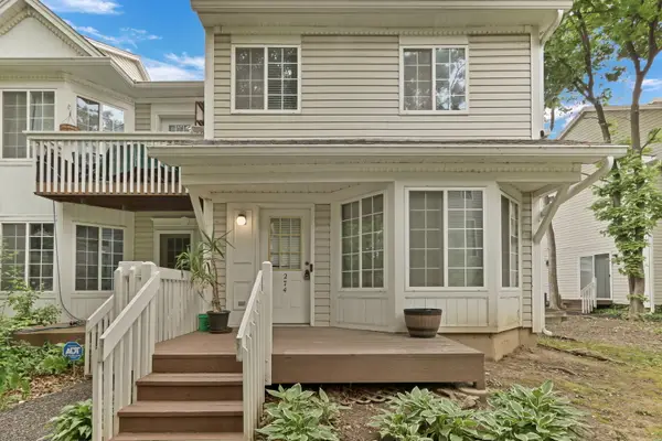 274 W Treehouse Lane #274, Round Lake, IL 60073