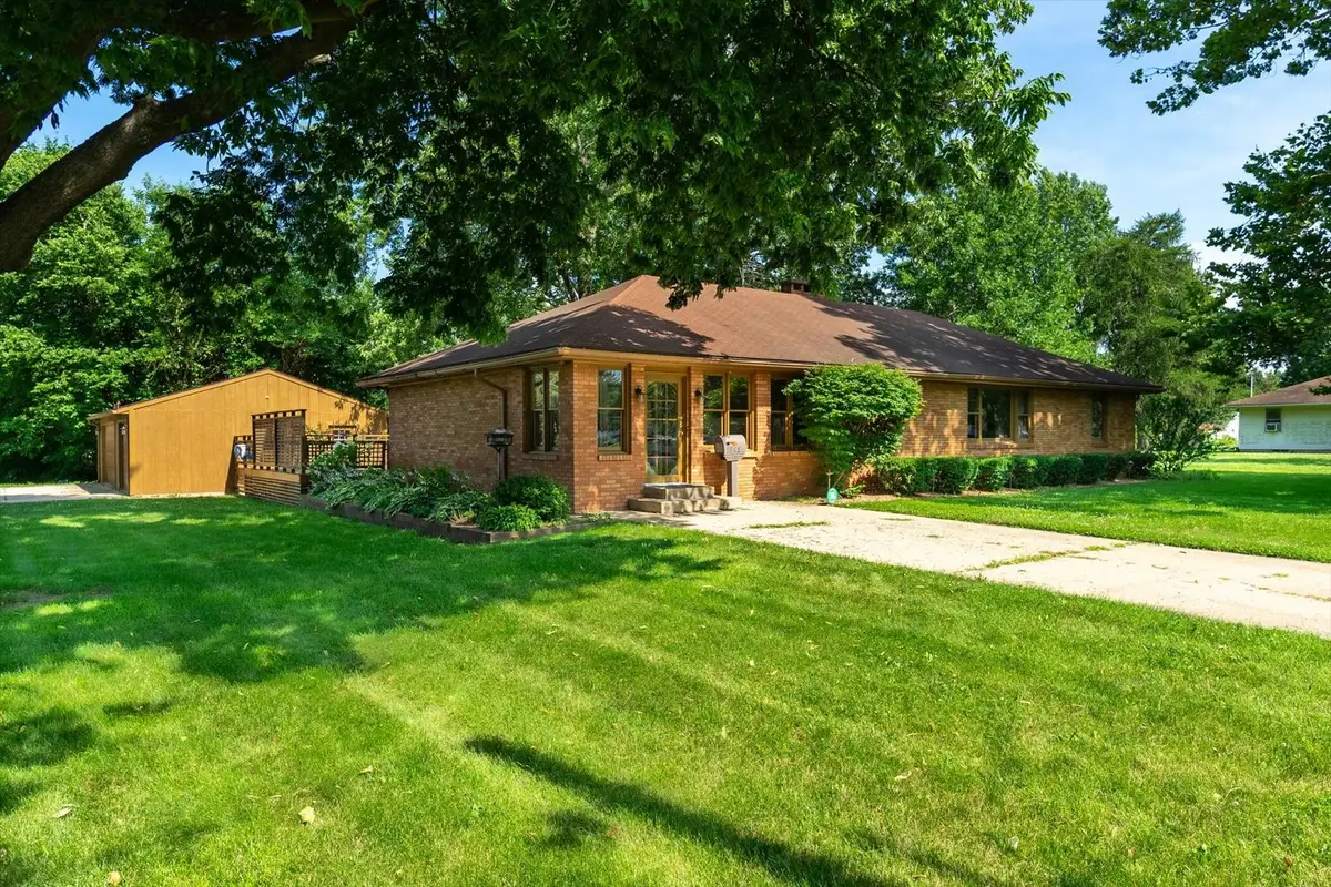 1048 Warren Street, Henry, IL 61537 - #1