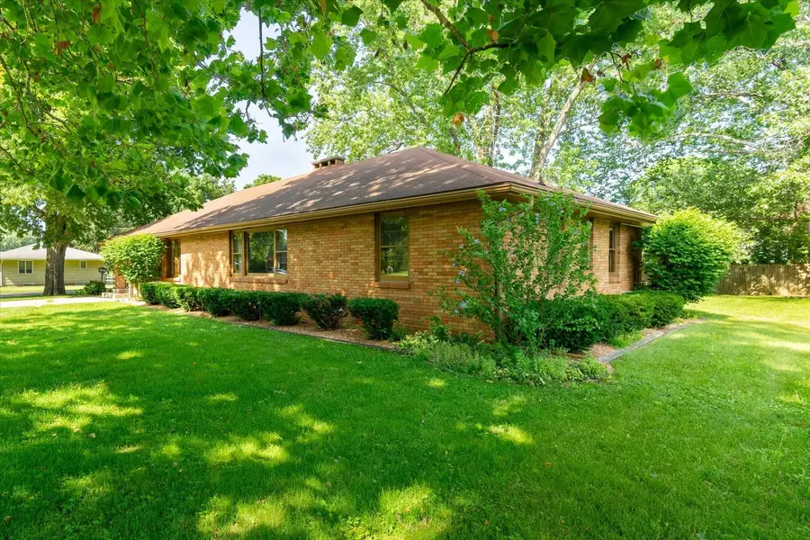 1048 Warren Street, Henry, IL 61537 - #3