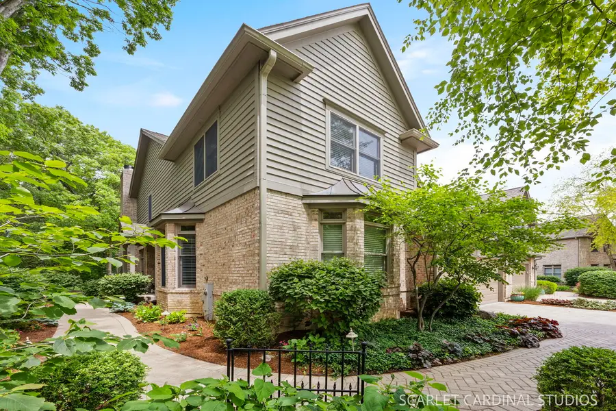 1028 Crestwood Circle, Saint Charles, IL 60175 - #2