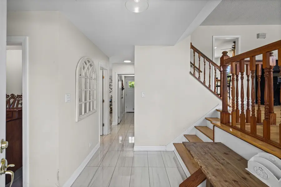 219 W Appletree Lane, Arlington Heights, IL 60004 - #3