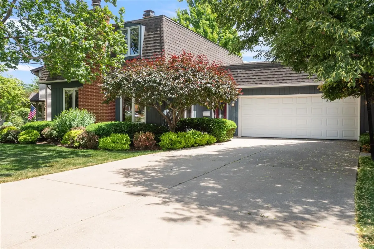 805 NW Holcomb Drive, Mundelein, IL 60060 - #1