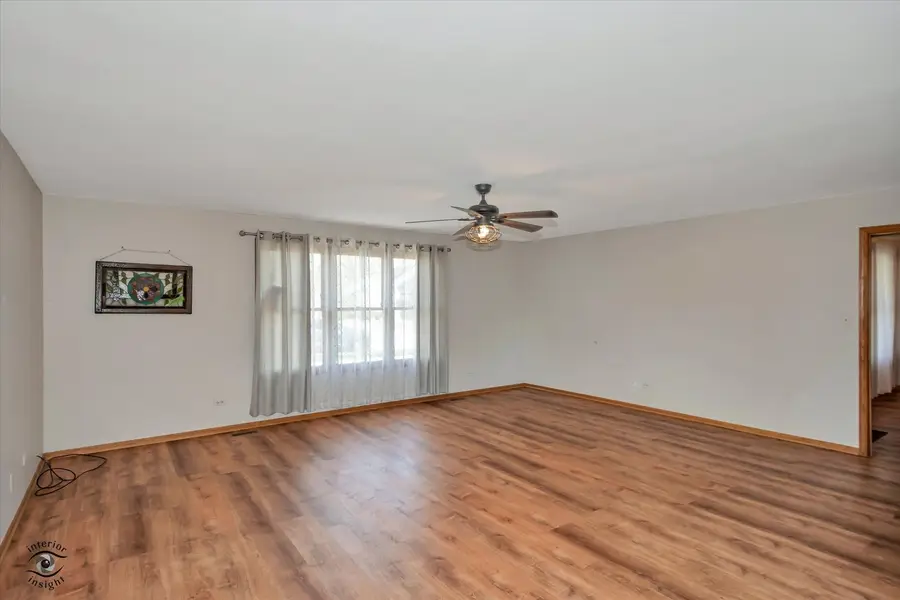 8001 Lockwood Avenue S, Burbank, IL 60459 - #3