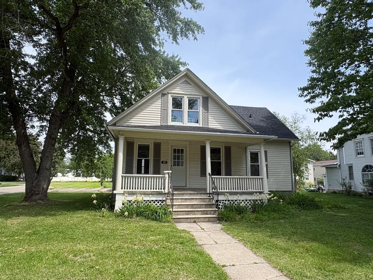 302 Oak Street, Earlville, IL 60518 - #1