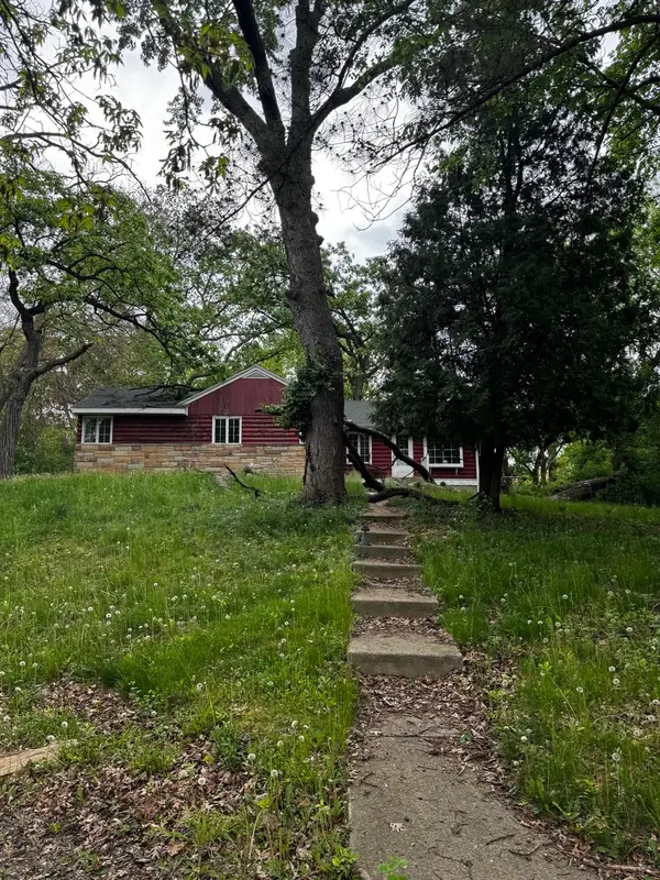 409 Ski Hill Road, Fox River Grove, IL 60021