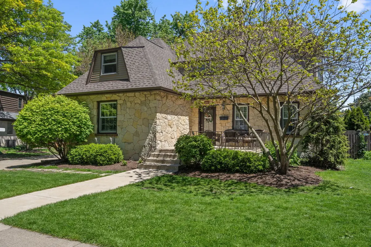 397 S Holly Avenue, Elmhurst, IL 60126 - #1