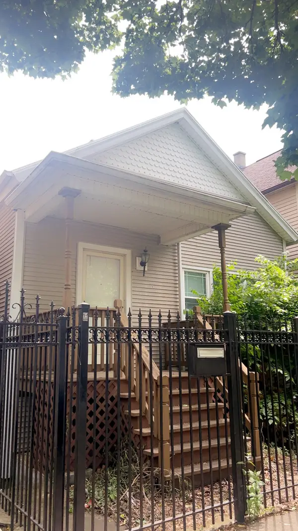 2163 N Rockwell Street, Chicago, IL 60647