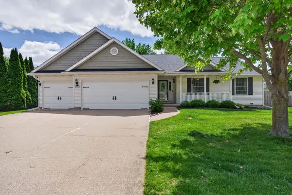 2335 E 57th Street, Davenport, IA 52807