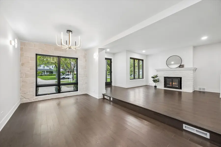 33 Chestnut Avenue, Clarendon Hills, IL 60514 - #2