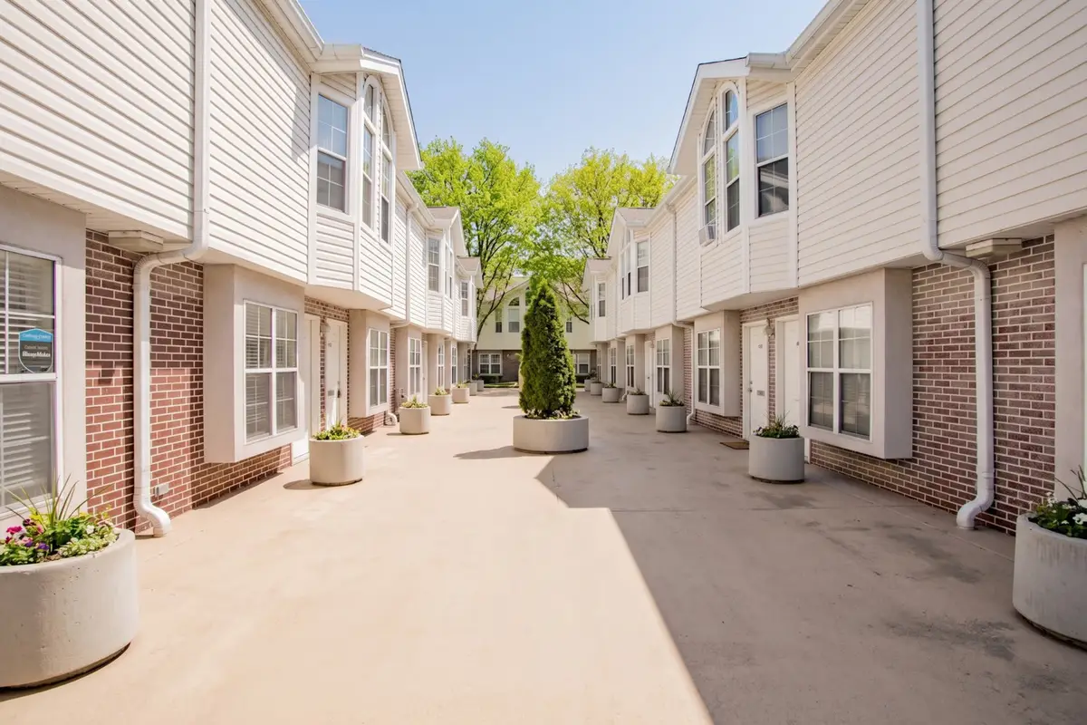 5039 Warren Street, Skokie, IL 60077 - #1