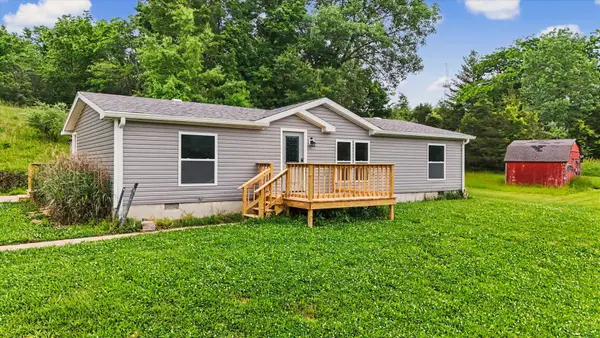 802 Reynolds Drive, Charleston, IL 61920