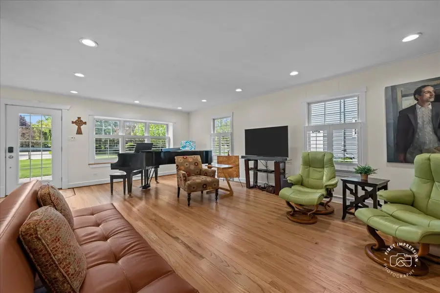 1419 E Forest Avenue, Wheaton, IL 60187 - #3