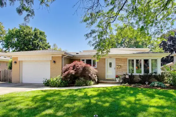 905 S School Street, Mount Prospect, IL 60056