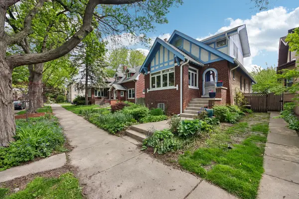 6551 N Maplewood Avenue, Chicago, IL 60645