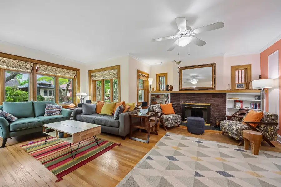 6551 N Maplewood Avenue, Chicago, IL 60645 - #2