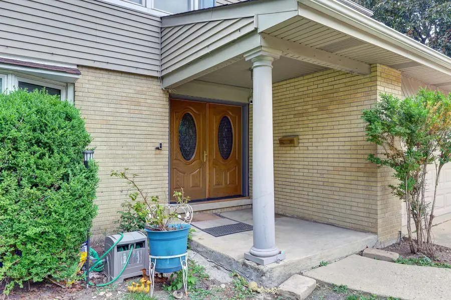 1423 S Cypress Drive, Mount Prospect, IL 60056 - #3