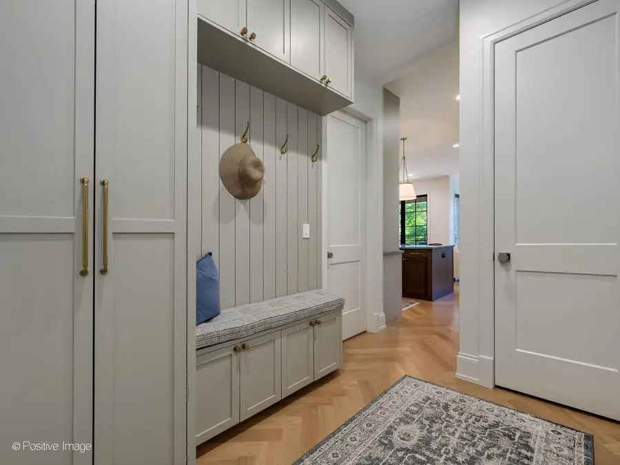 855 W Lill Avenue #2, Chicago, IL 60614 - #2