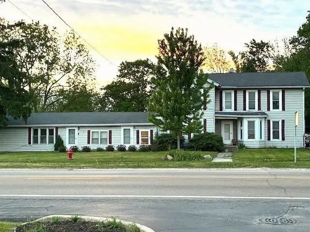 722/724 W Grant Highway, Marengo, IL 60152 - #1