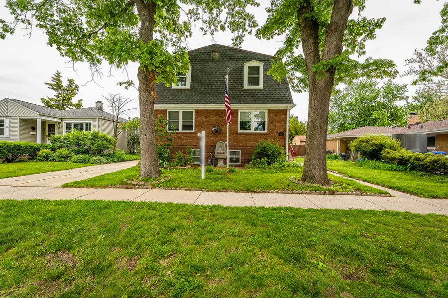 4521 S Wisconsin Avenue, Forest View, IL 60402 - #2