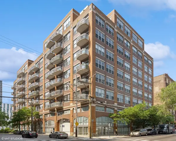 933 W Van Buren Street #823, Chicago, IL 60607