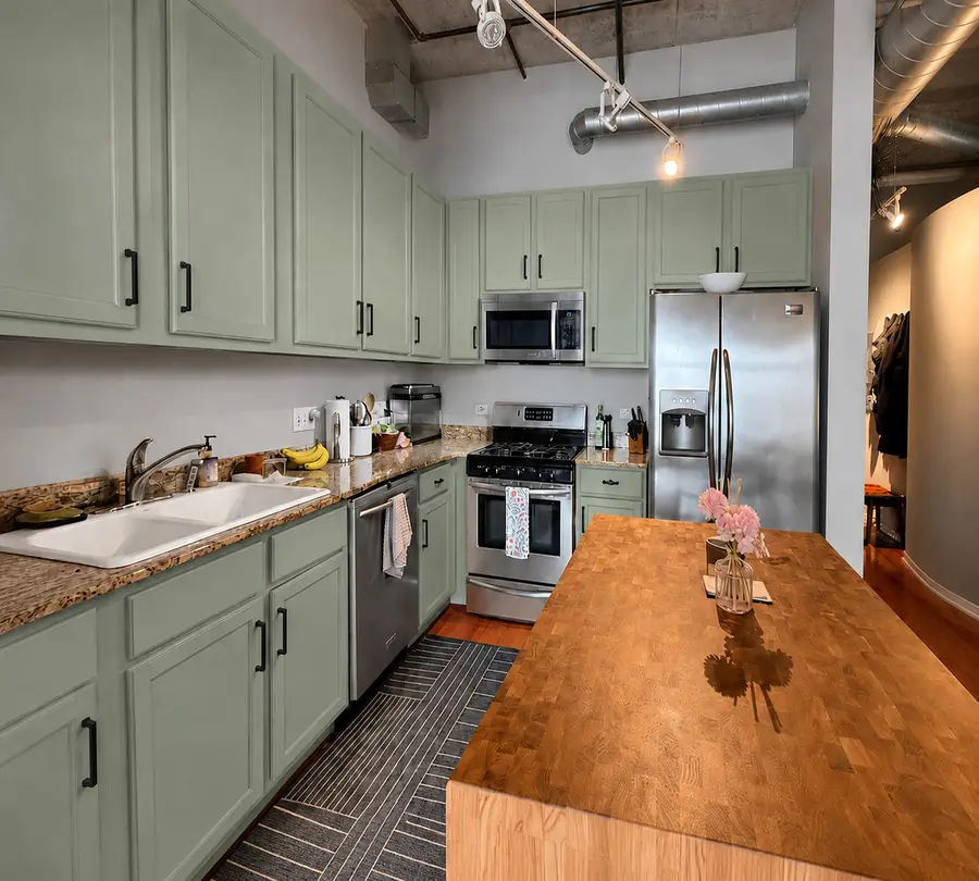 933 W Van Buren Street #823, Chicago, IL 60607 - #3