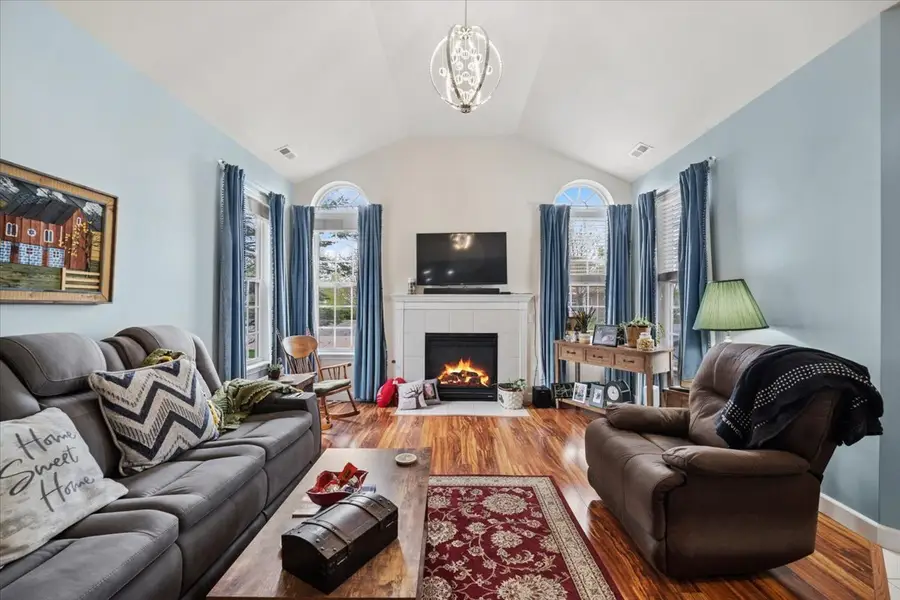 640 Schumann Street, Woodstock, IL 60098 - #3