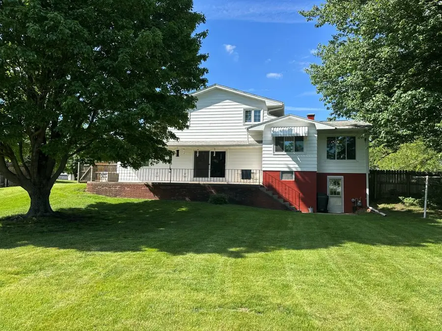 2827 234th Street, Dewitt, IA 52472 - #2