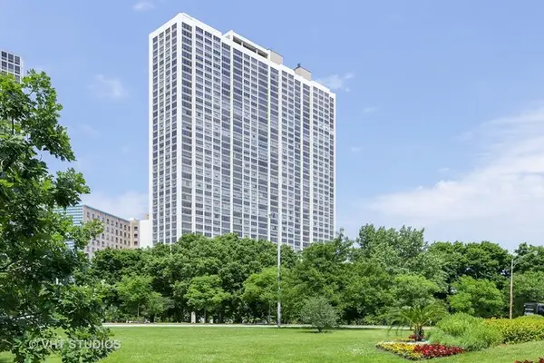 2800 N Lake Shore Drive #2813, Chicago, IL 60657