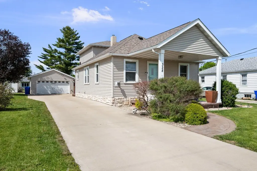 328 E South Street, Kewanee, IL 61443 - #1