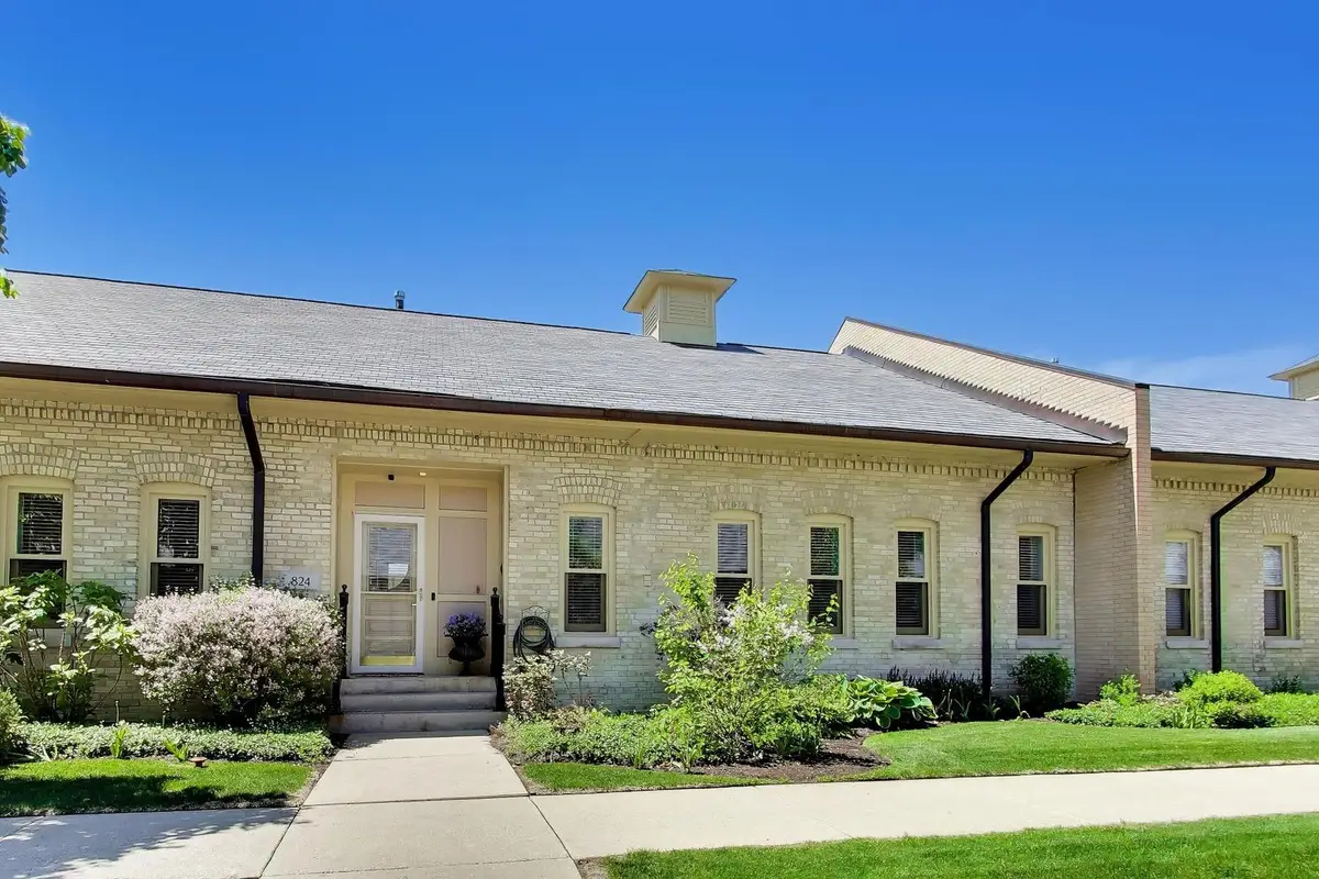 824 Stables Court #824, Highwood, IL 60040 - #1