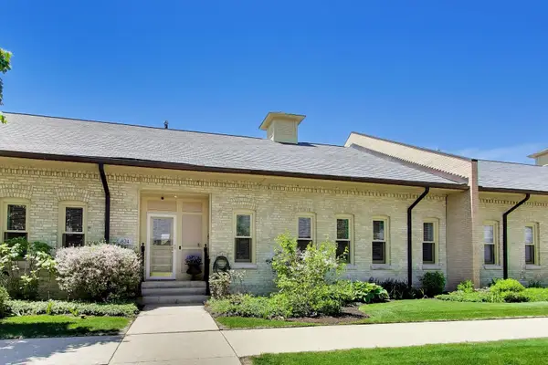 824 Stables Court #824, Highwood, IL 60040