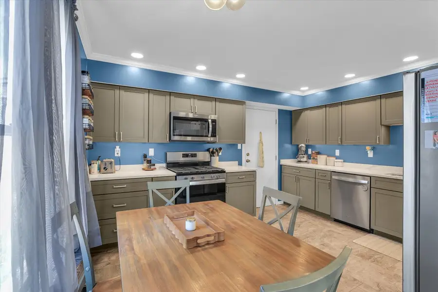 1816 Southwood Drive, Champaign, IL 61821 - #3
