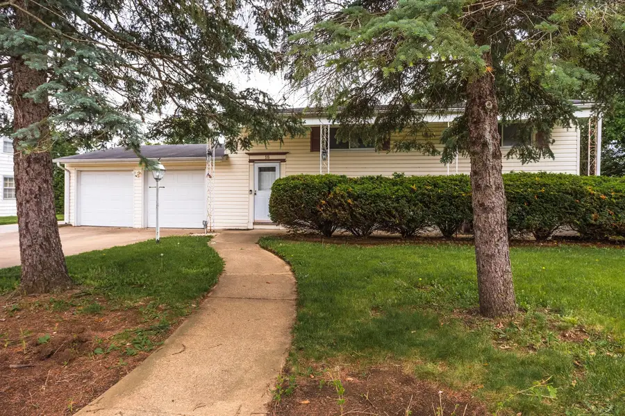 18 Oakwood Drive, Pontiac, IL 61764 - #3