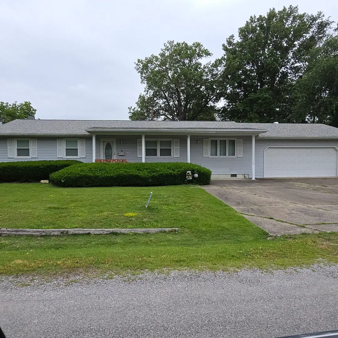 107 S 10th Street S, Benton, IL 62812 - #1