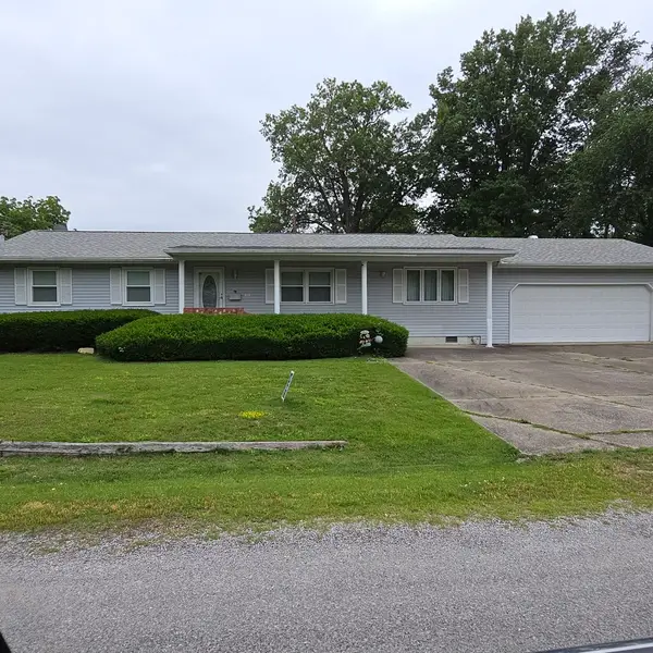 107 S 10th Street S, Benton, IL 62812