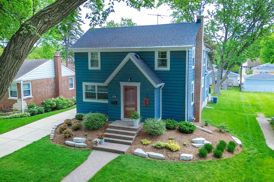 407 N Prospect Manor Avenue, Mount Prospect, IL 60056 - #2