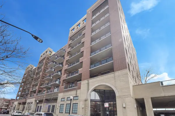 811 W 15th Place #804, Chicago, IL 60608