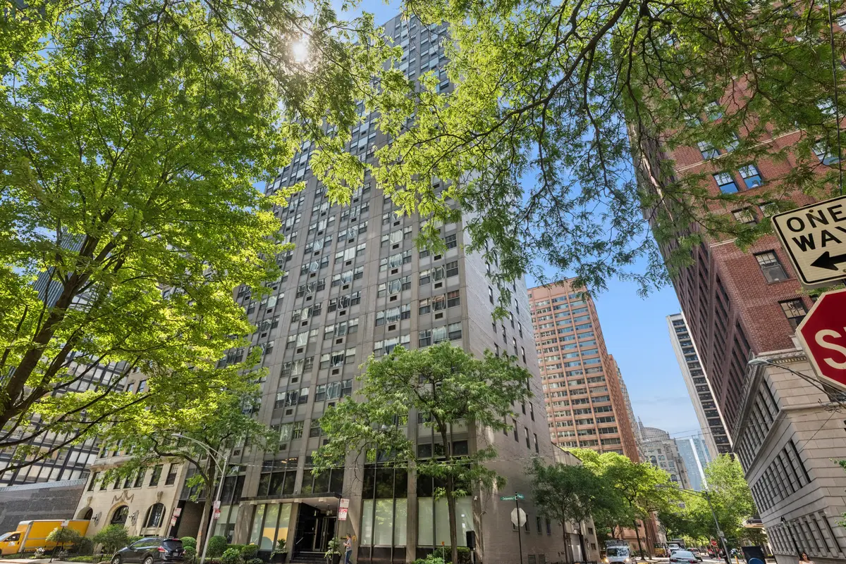 253 E Delaware Place #7H, Chicago, IL 60611 - #1