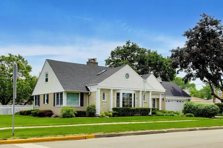 1646 N 18th Avenue, Melrose Park, IL 60160 - #2