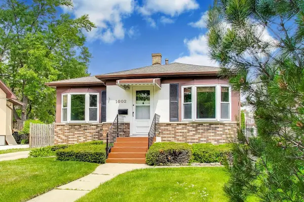 1602 Hills Avenue, Des Plaines, IL 60016