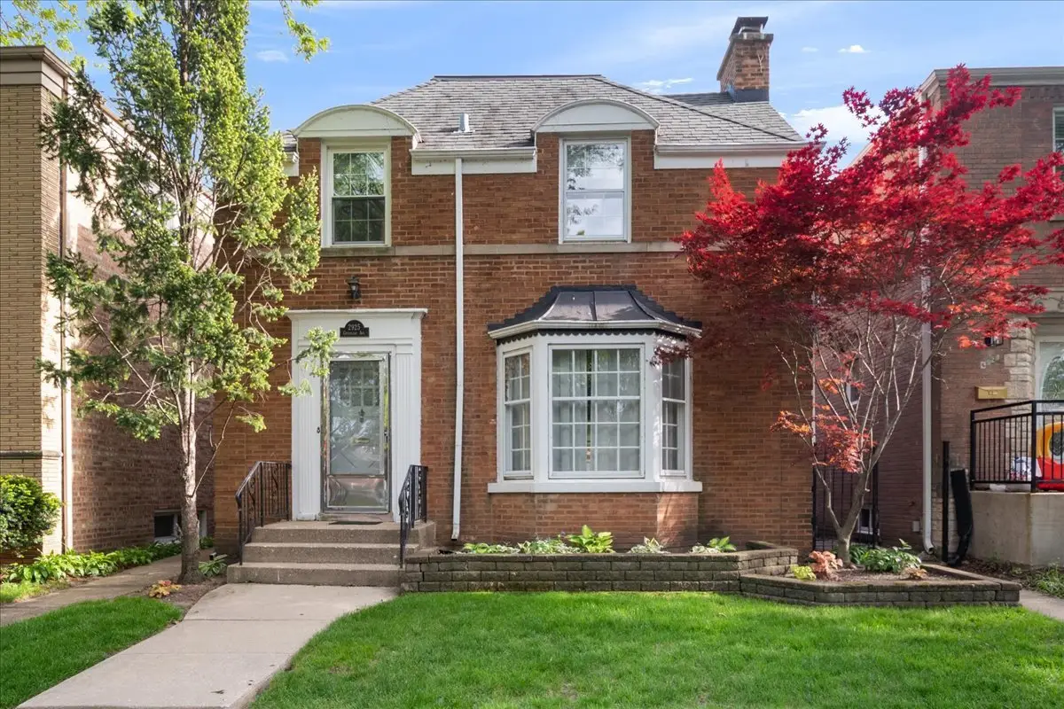 2925 W Greenleaf Avenue, Chicago, IL 60645 - #1