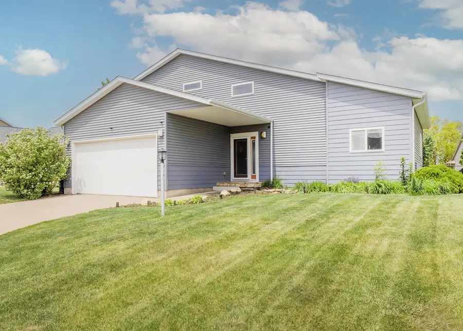 4630 W 13th Street, Davenport, IA 52804 - #2