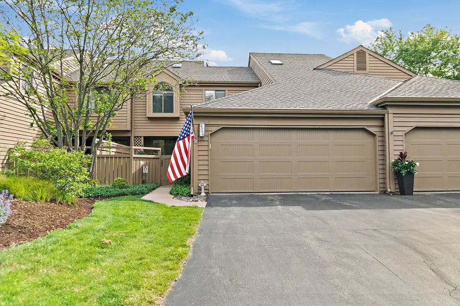 2360 Oak Hill Road, Lake Barrington, IL 60010 - #2