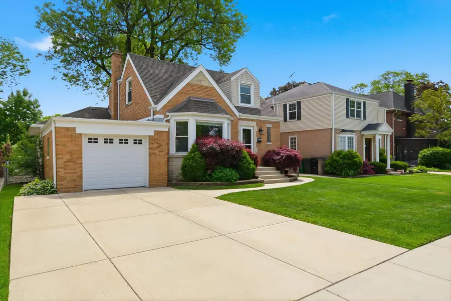 1601 S Ashland Avenue, Park Ridge, IL 60068 - #2