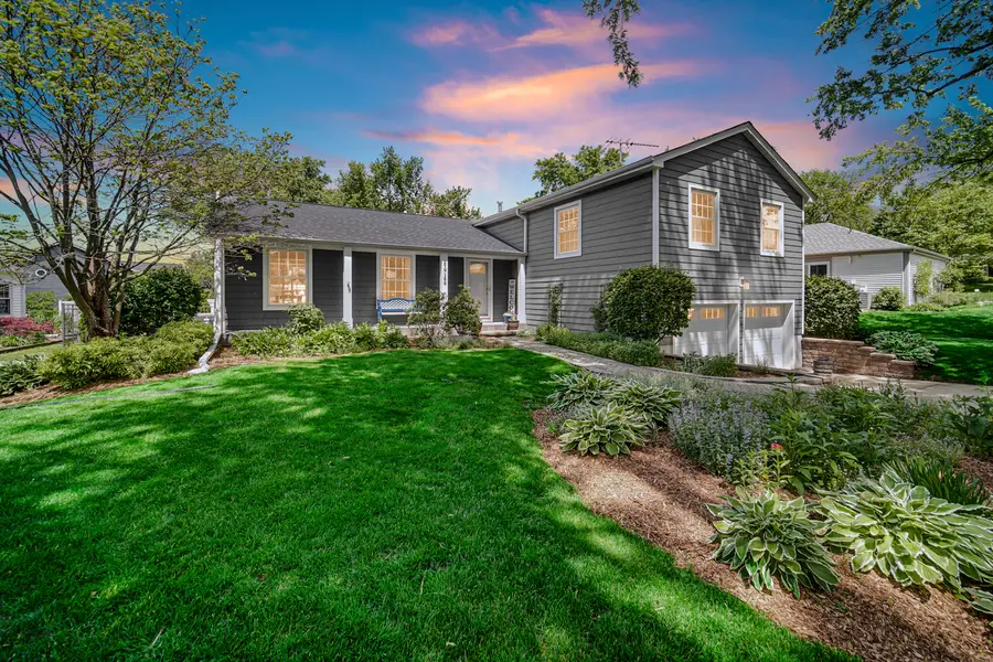 27W160 Oakwood Street, Winfield, IL 60190 - #2