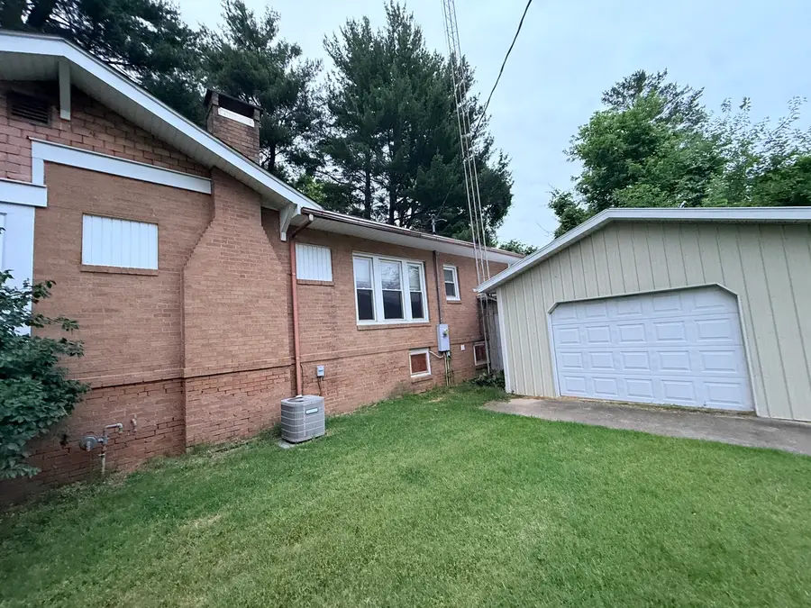 109 S Meadow Street, Royalton, IL 62983 - #2